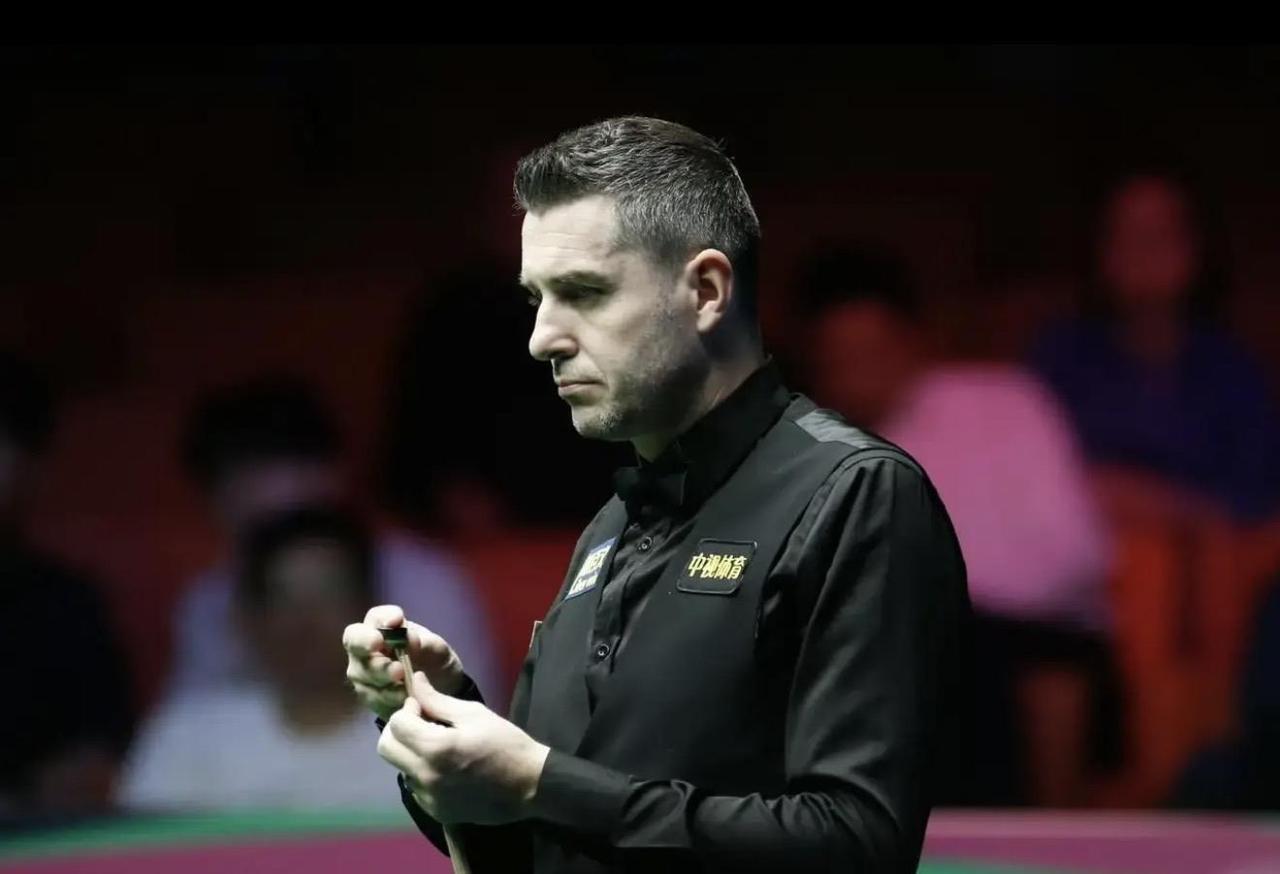 琼斯开局打得确实有冲劲，单杆拿下53分的时候，不少观众都以为这局稳了，但塞尔比毕