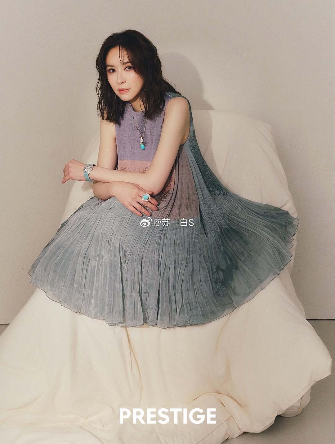 蔡依珊为台版Prestige11月刊拍摄的大片👇 ​​​