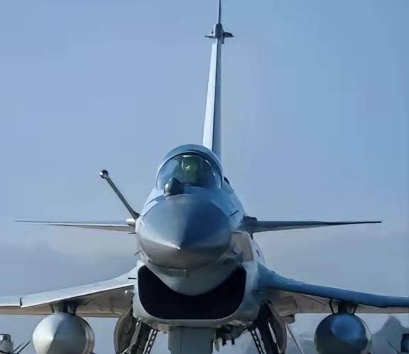 埃及不买了，印尼不买了，泰国也不买了，可那边歼-10CE在巴基斯坦手里飞得正欢，