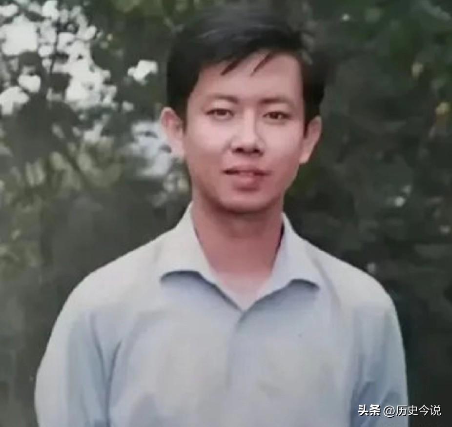 我宁死也不道歉！”2019年一名乡镇执教19年的优秀教师，在亲吻过自己的一双儿女