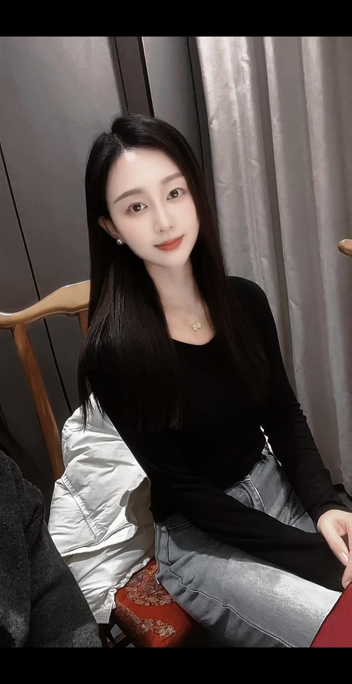 那时我意气风发什么都听不进去，正如现在的我，沉默寡言什么都讲不出来