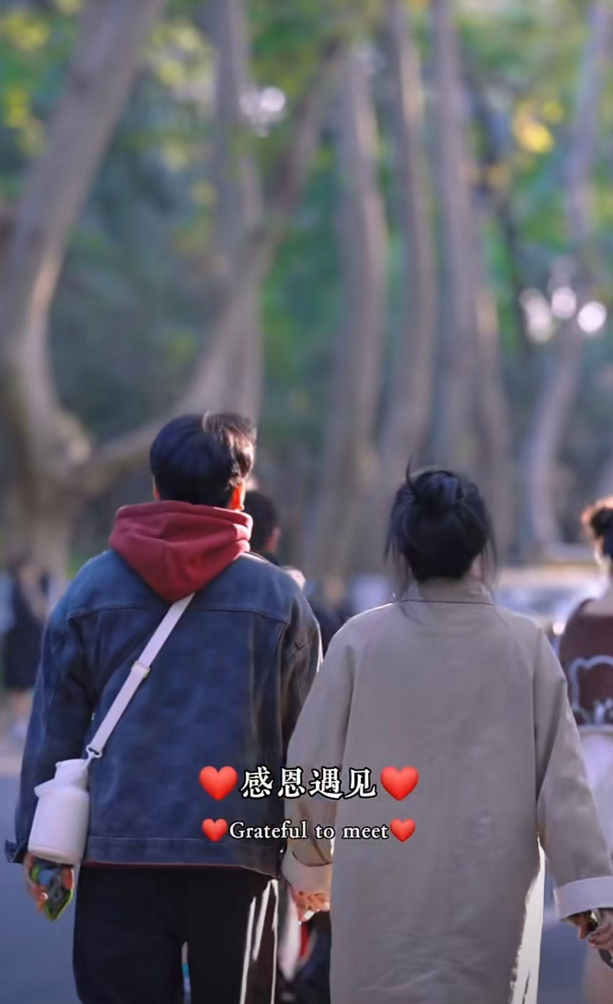 别人只看结果，
只有自己独撑过程
面对生活
除了坚强就是继续
路可以回头看
但不