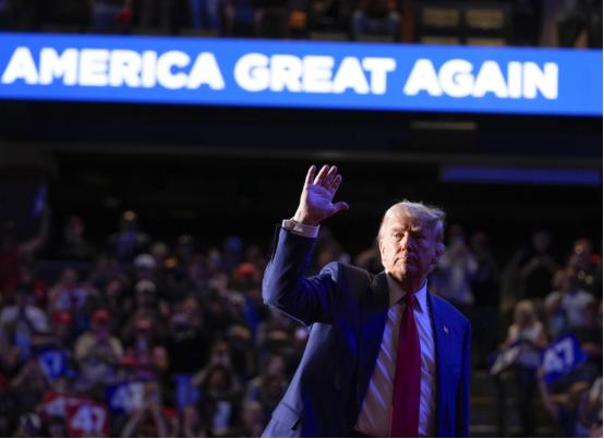 当不上总统了？特朗普遭第四次暗杀，18名州长反水，共和党人倒戈

特朗普这人命硬