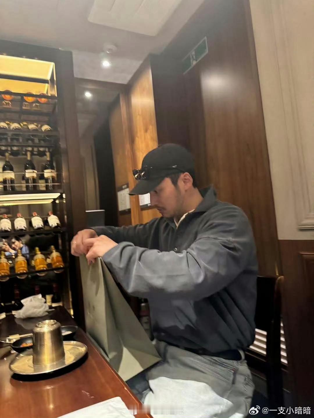 卞耀汉生日照片是Tiffany拍的 卞耀汉生日那天发的ins照片是Tiffany