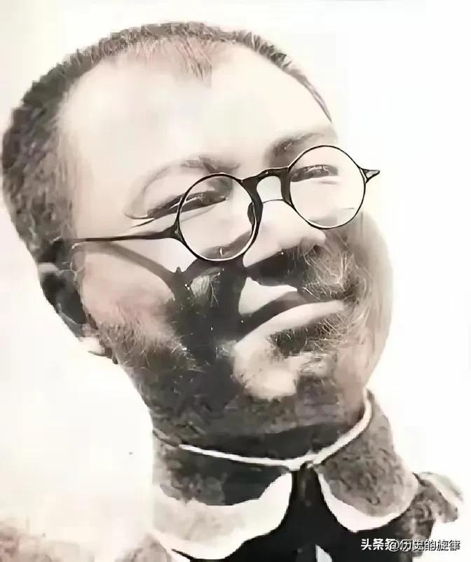被俘当场夺刀求死，汉奸捧牛肉劝降，齐学启一句话守住中华军人脊梁
 
1942年，