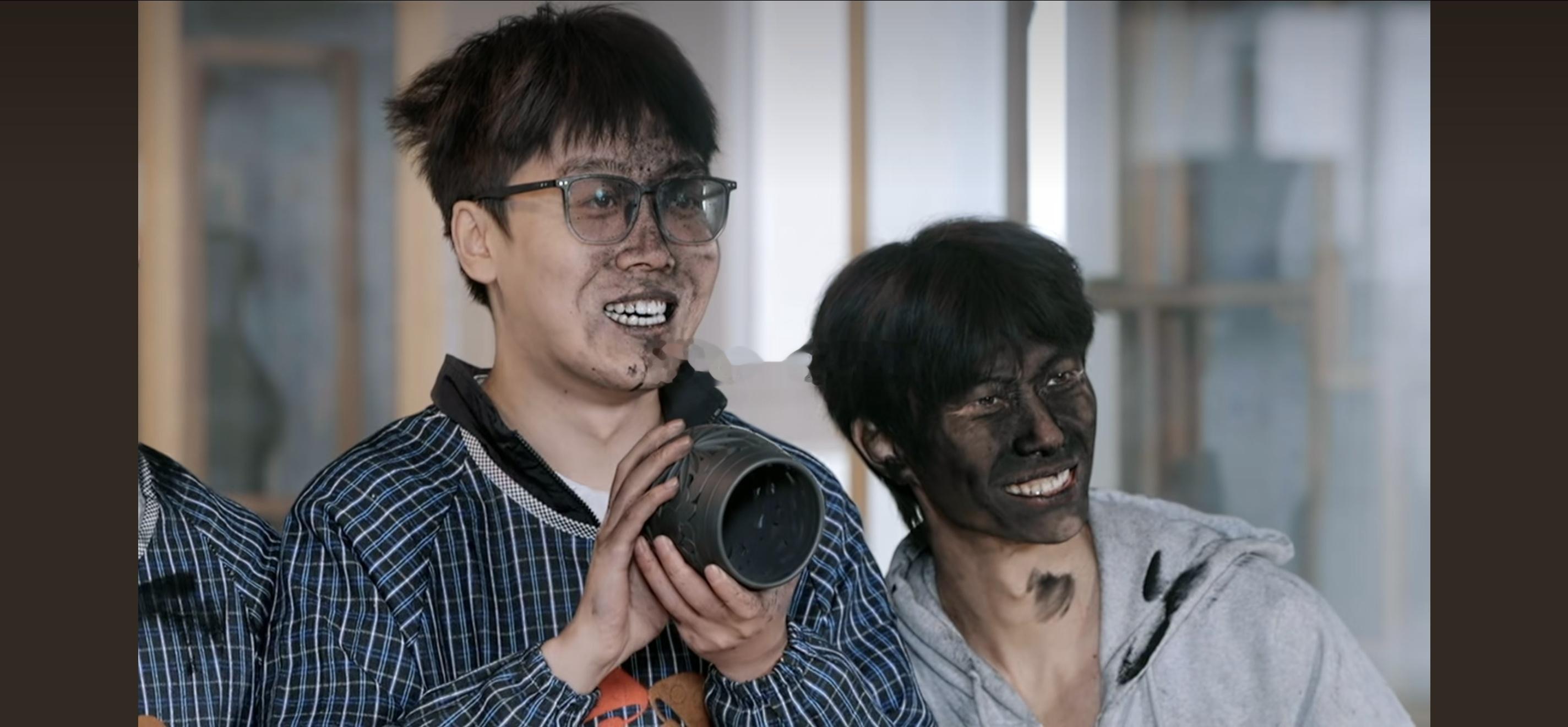 ok了老铁比五哈更搞笑 这五个活爹是各个有梗，昨天跟小晴就开始看，大晚上笑的更本