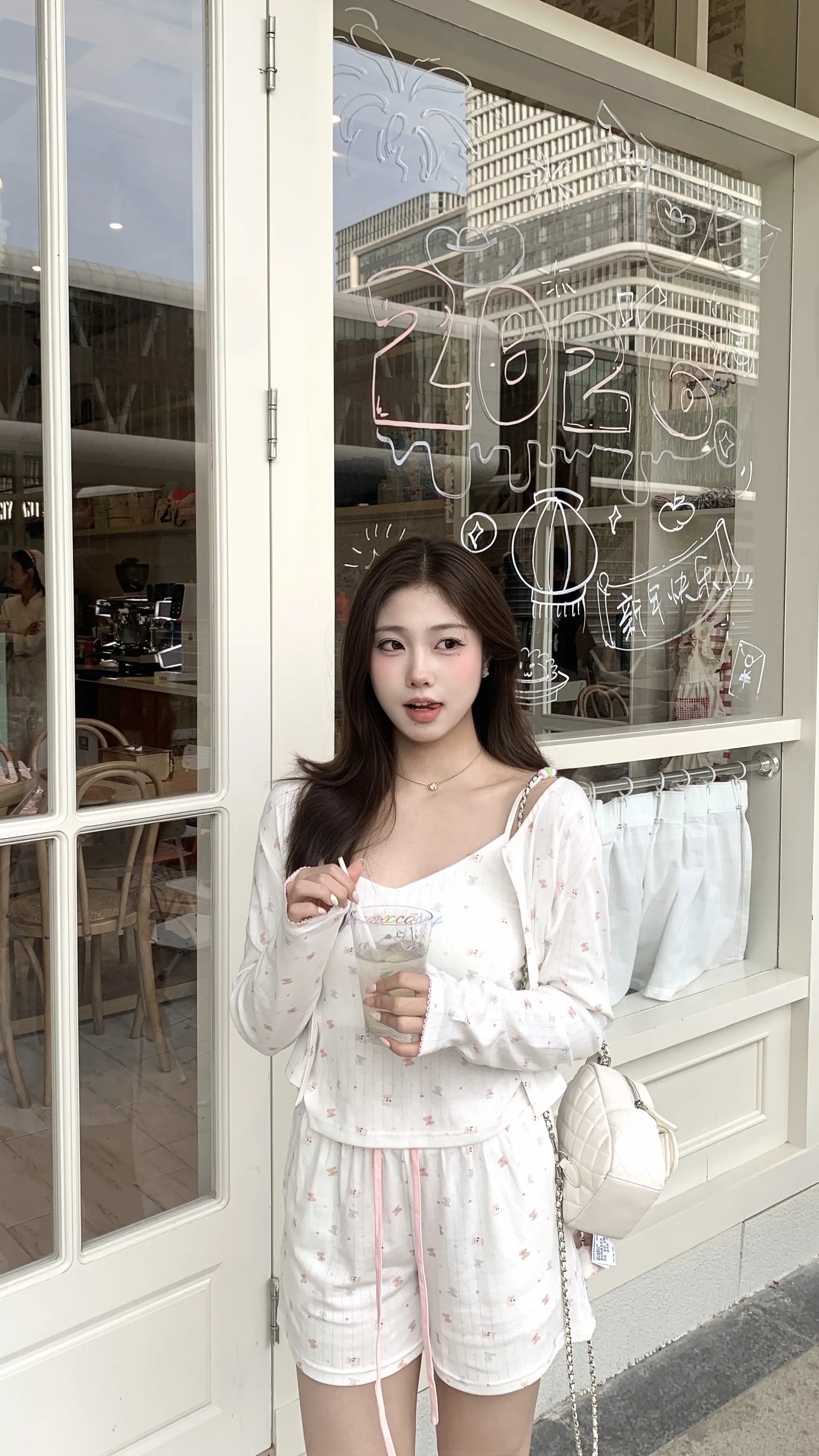 可爱的人当然会幸福啦 比如我们。