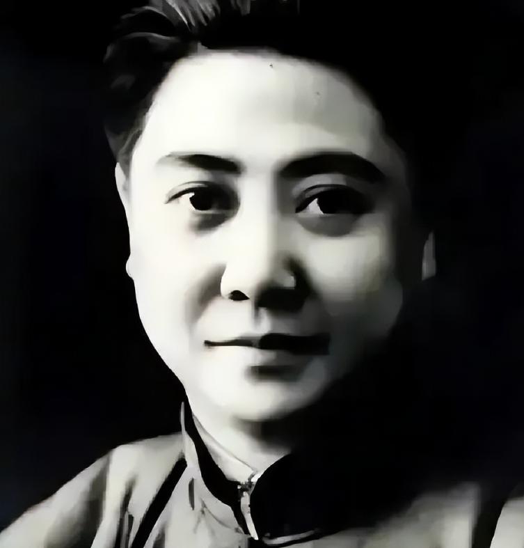国民党有个女少将，叫胡兰畦。她把自己在成都的房产田地，亲手交到未婚夫陈毅的父母手