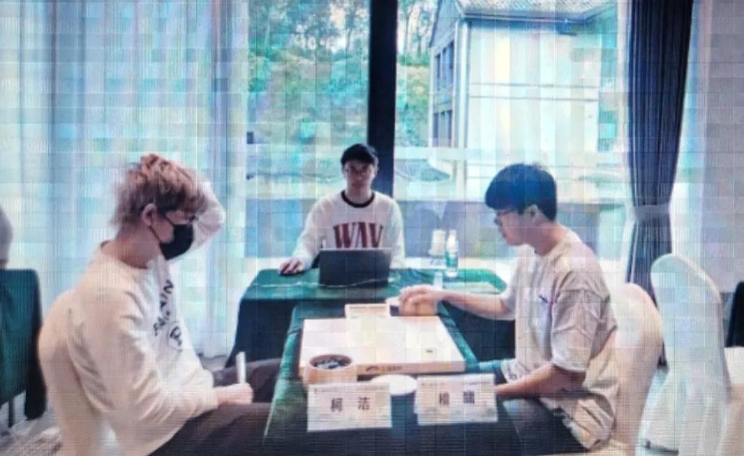 2+4~中国队整装待发




29届LG杯世界围棋棋王赛于5月20日在韩国拉开