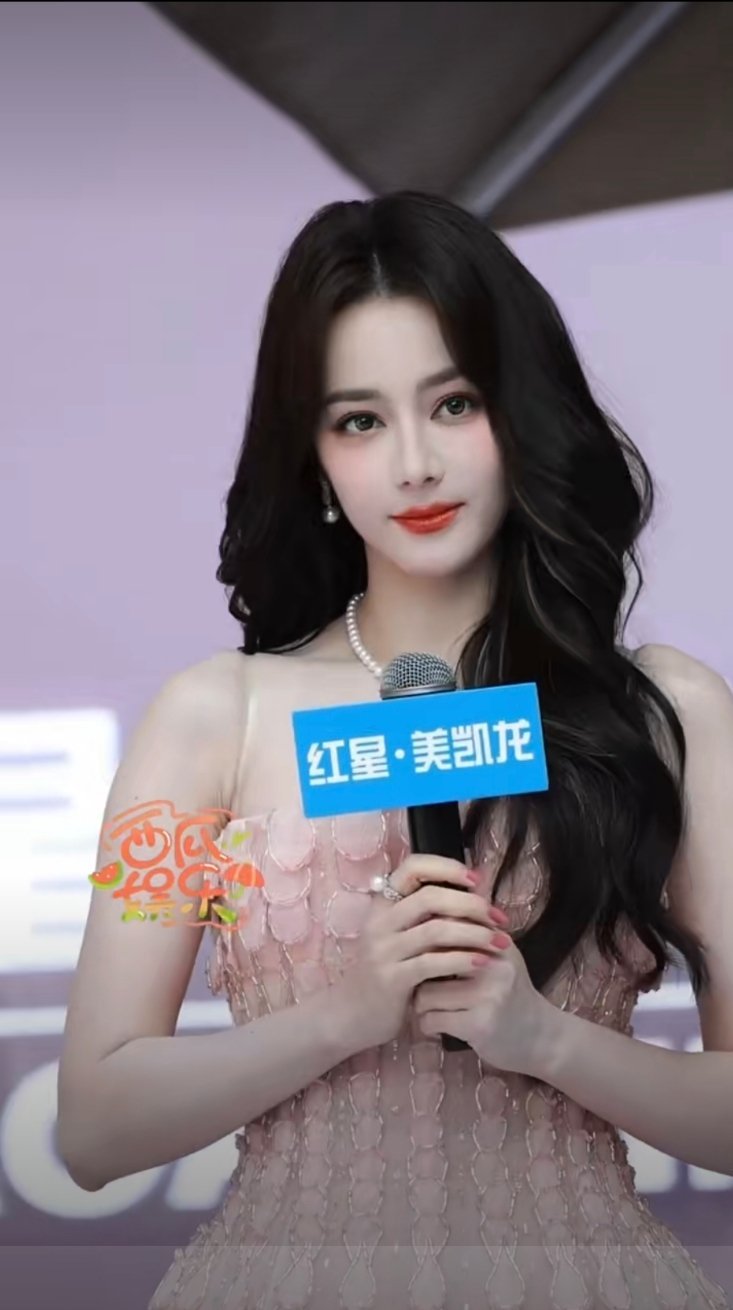 迪丽热巴迪丽热巴东北沈阳红星美凯龙品牌代言人迪丽热巴迪丽热巴金鹰视后价值迪丽热巴