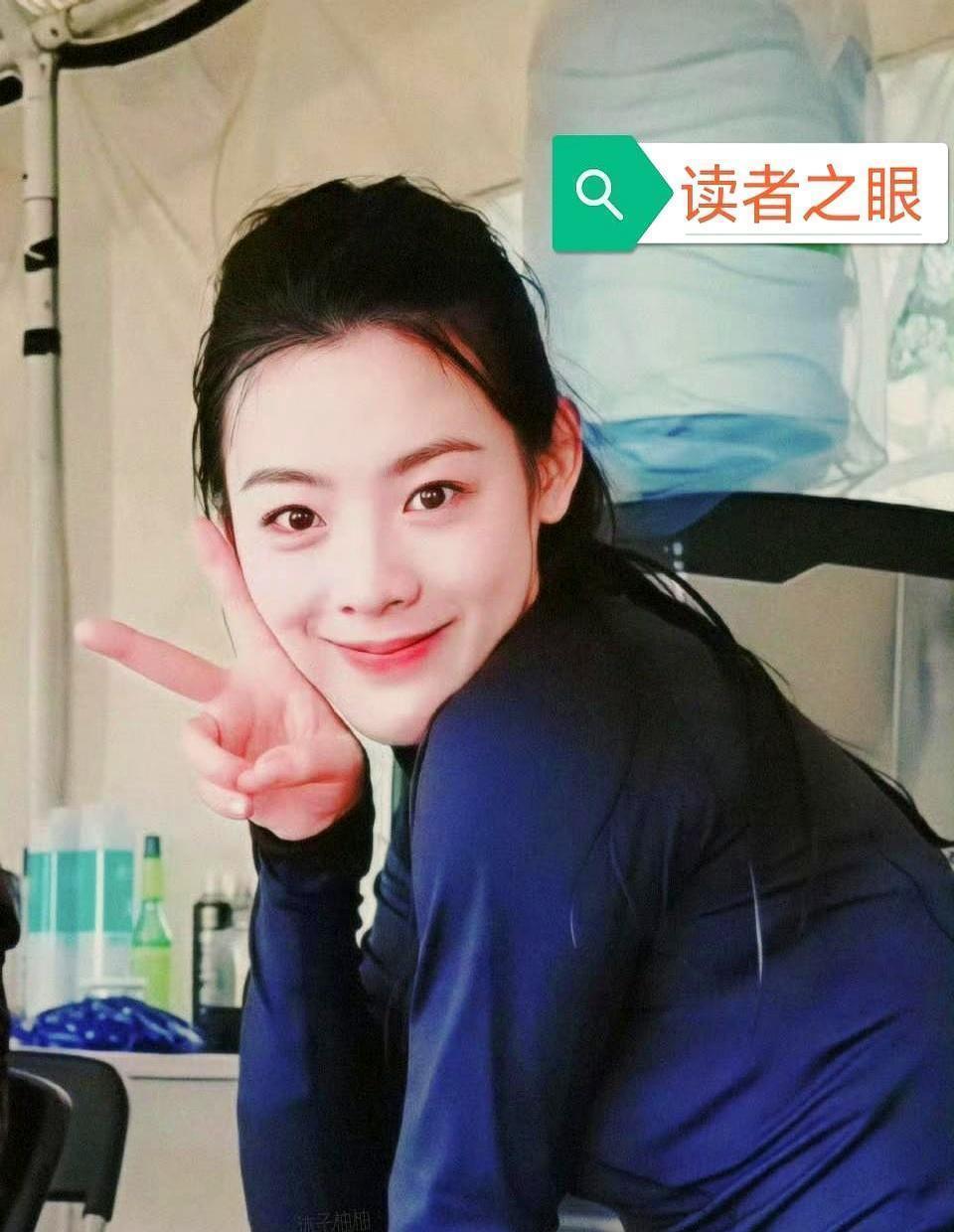 你敢信？55℃沙漠里 陈丽君攥断3根马鞭 11天硬扛32场无替身打戏
临危受命替