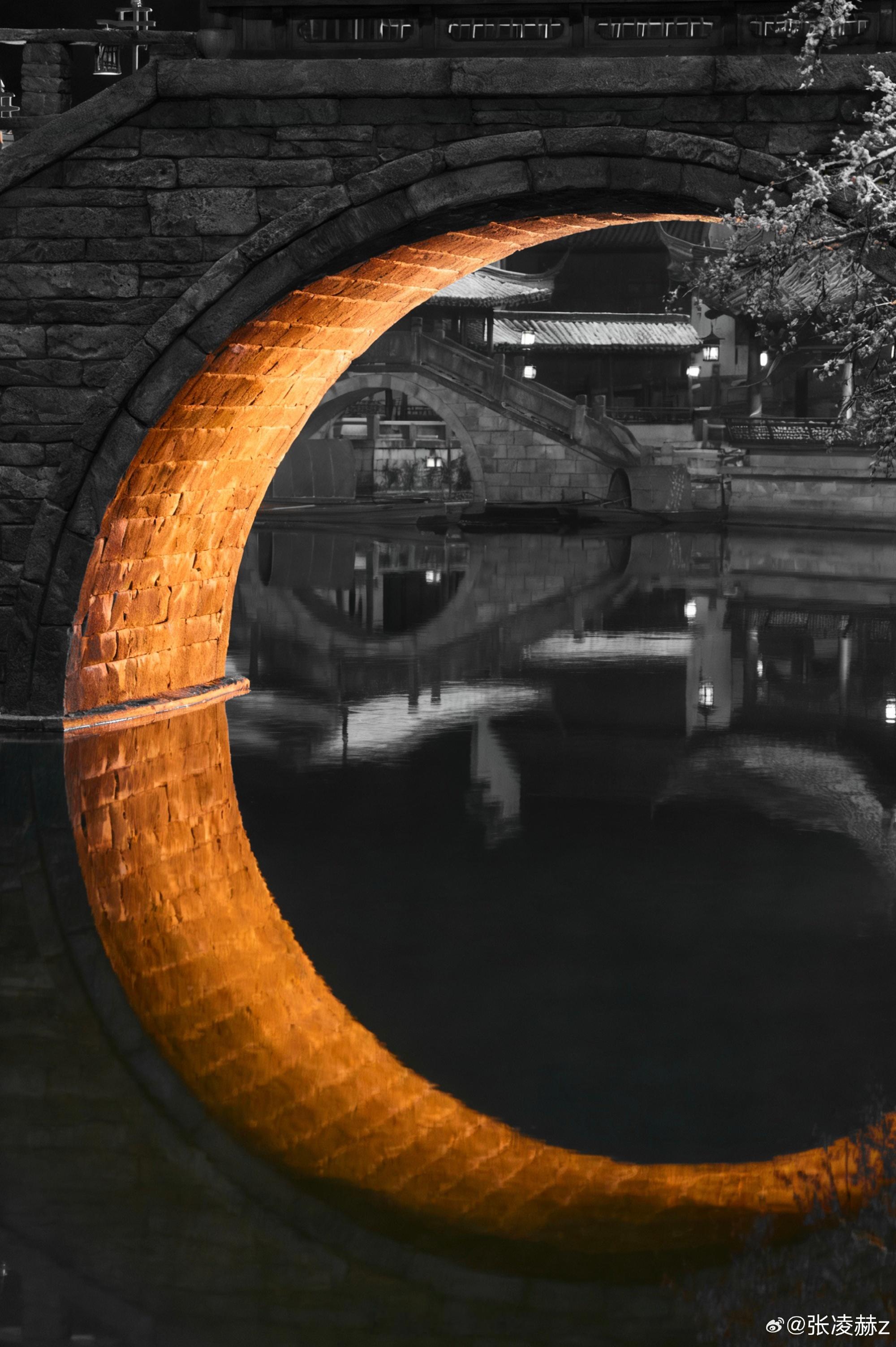 摄影界让张凌赫闯进去了张凌赫晒剧组摄影照 好会拍的张凌赫 