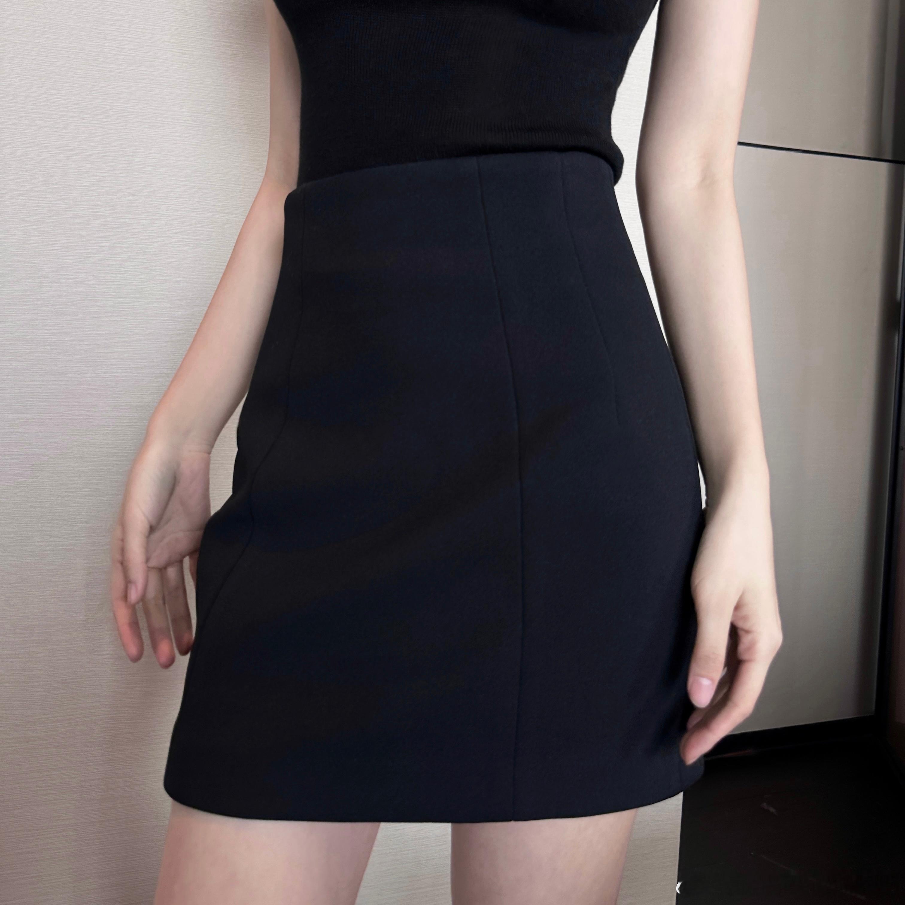 无敌好版型的高腰包臀裙！极简百搭好版型的款式 需要好的、有厚度的面料来撑 这款我