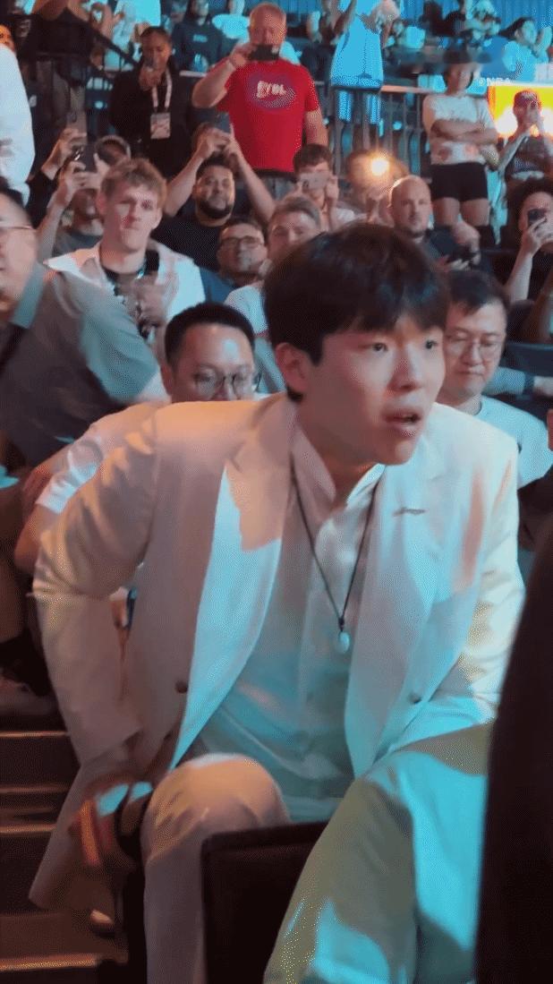 杨瀚森第16顺位被选中2025年NBA选秀大会上，波特兰开拓者通过交易获得灰熊的