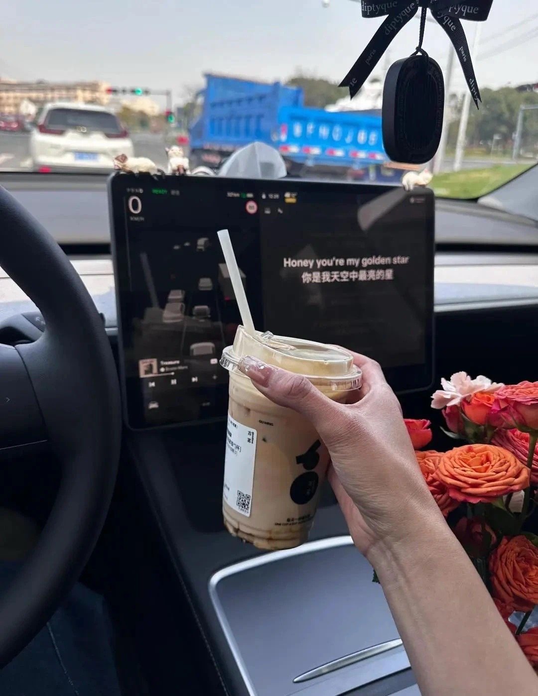 𝐸𝑣𝑒𝑟𝑦𝑡ℎ𝑖𝑛𝑔你在揭我伤疤的时候，有没有想过我是编的。 