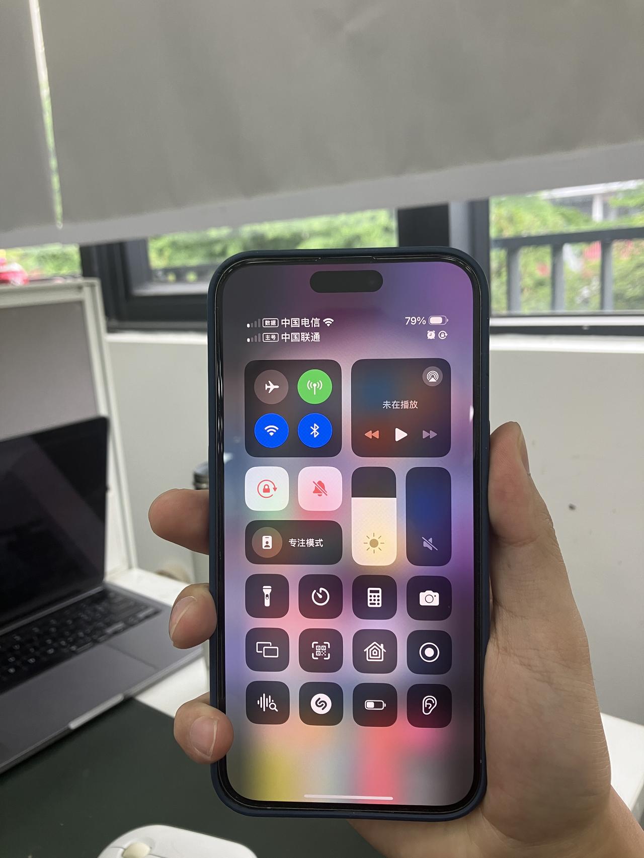 都说iPhone信号差，给大家看看iPhone15 Pro Max真实的信号，在