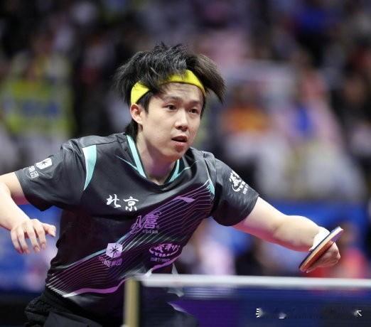 樊振东把国家队前三号主力都检验了一遍！
单打半决赛4比2击败了世界排名第一、新科