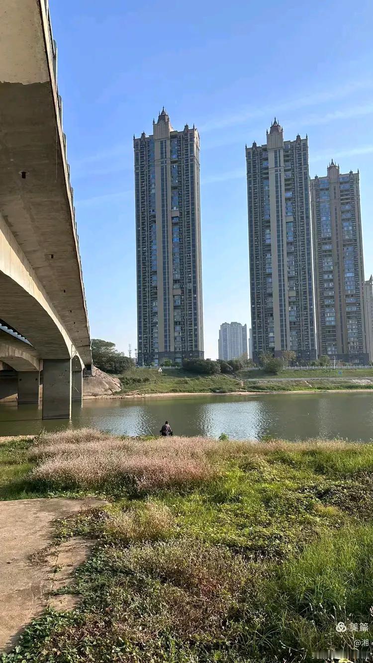 长沙捞刀河！周仓周大爷让他名闻天下，千古流传！[大笑]
   捞刀河原名涝塘河，