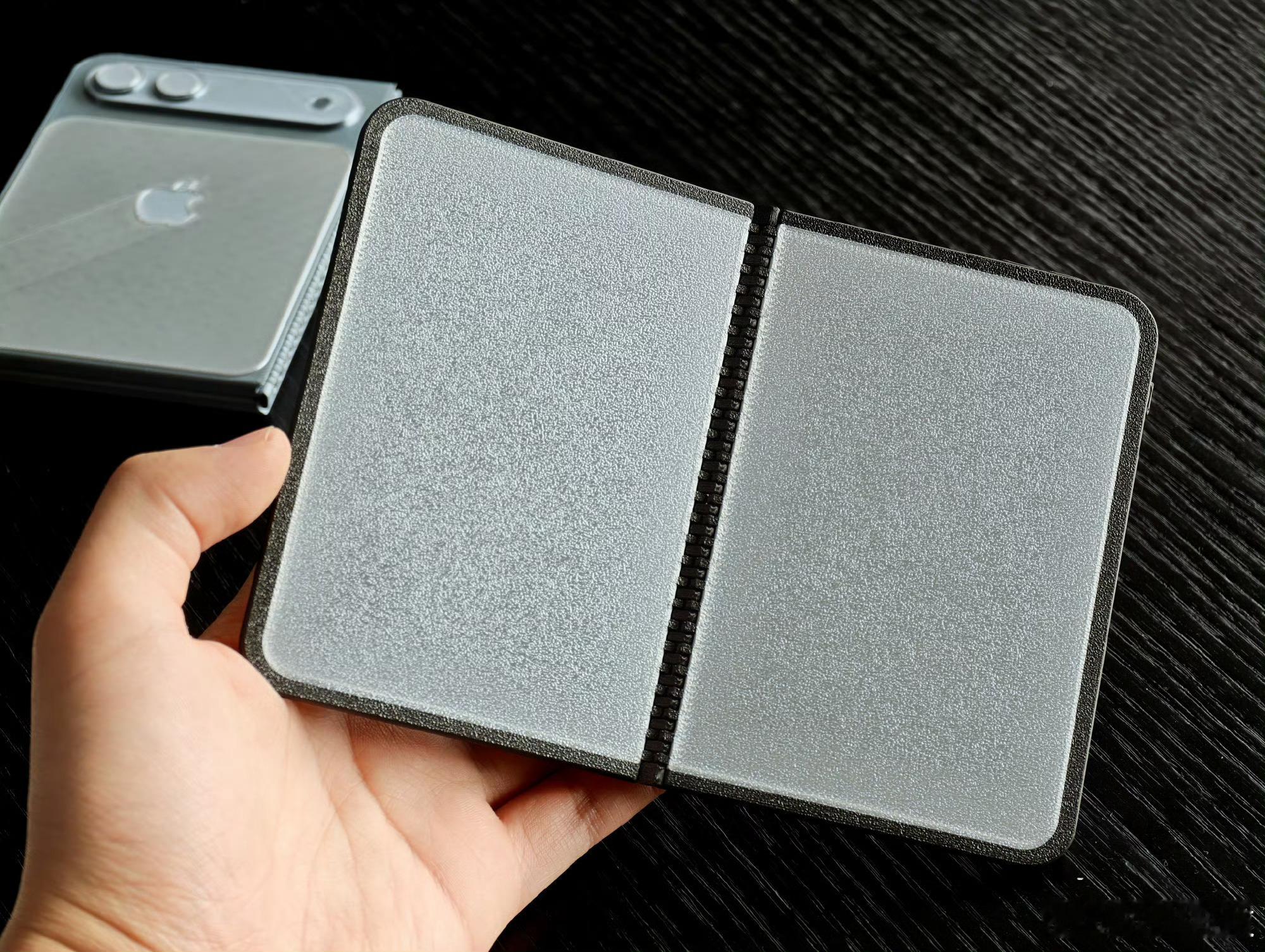 iPhoneFold模型曝光苹果首款折叠机iPhone Fold的3D打印模型曝