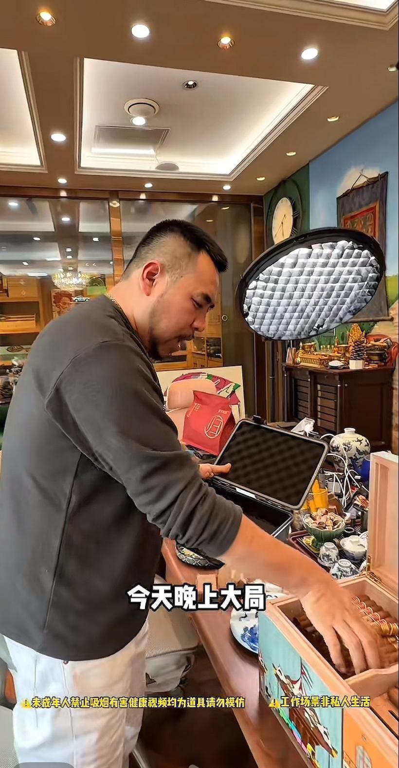 北京京爷茄大炮，落魄了，也喝不起茅台酒了。这回又给酒友们带来一款实在好酒，懂行的