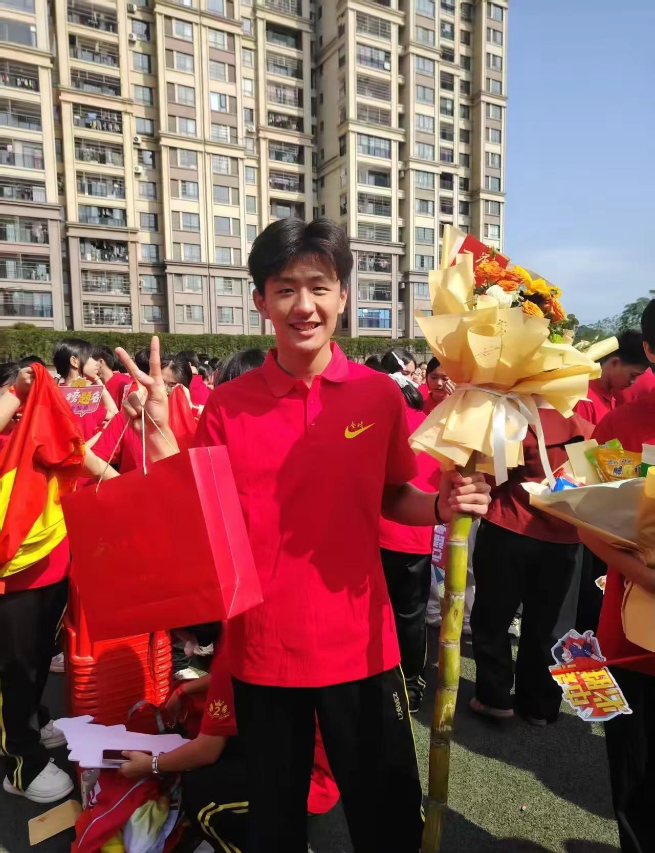亲戚朋友们！早上好[咖啡][咖啡]愿！我孙！外孙！两老表！中考必胜！考得优秀成绩