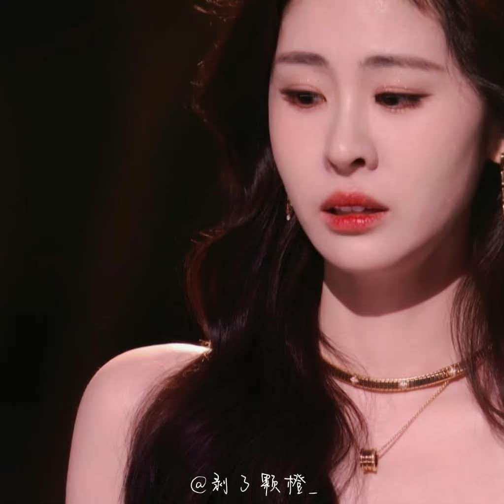张碧晨知道唱得好心碎 这首歌换别人唱可能是好听，张碧晨唱是直接唱进你心里。听完脑