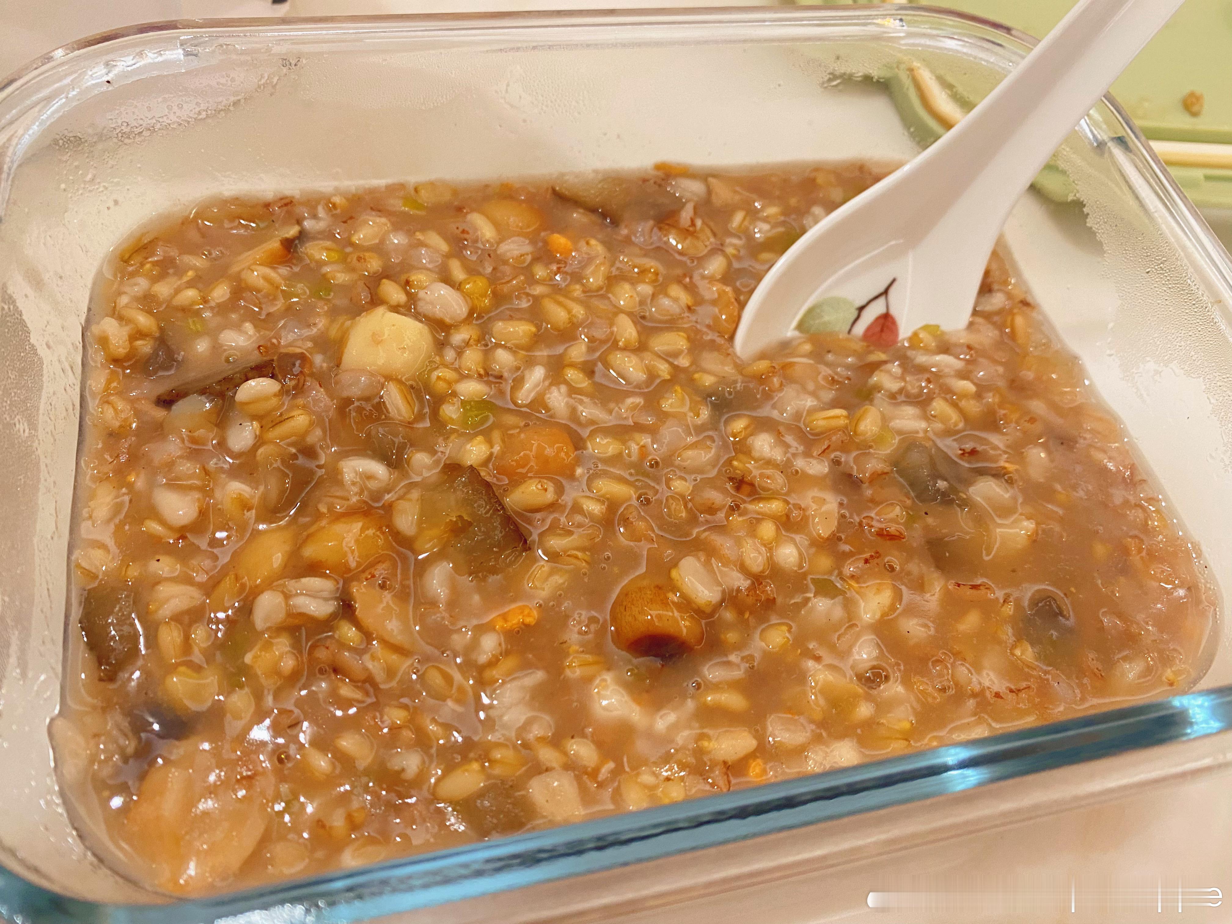 晚安暖胃莲子海参燕麦粥🥣#我的美食日记# ​​​