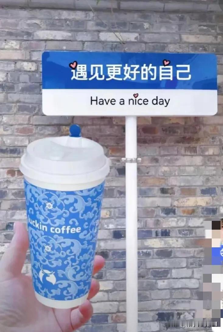 #秋日生活打卡季#
“我慢慢开始自渡，变得不悲不喜，我接受世上所有的不公，并善良