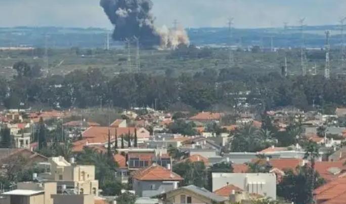 炸电厂了，伊朗开始对电厂等基础设施下手了！
 
当地时间3月25日，位于以色列北