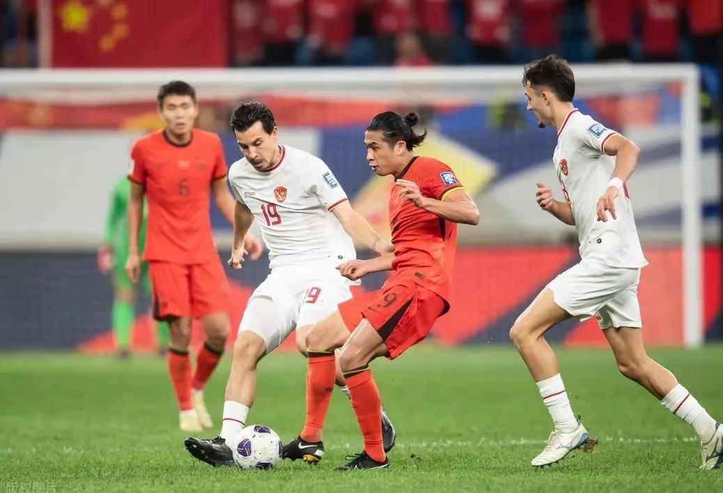 伊万下课！国足0-1印尼，让人不得不说的5大事实：
1.无缘美加墨世界杯，世界杯
