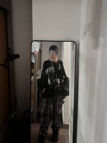 谁能想到这个小姐姐其实是要去上拉丁舞课了<span class=