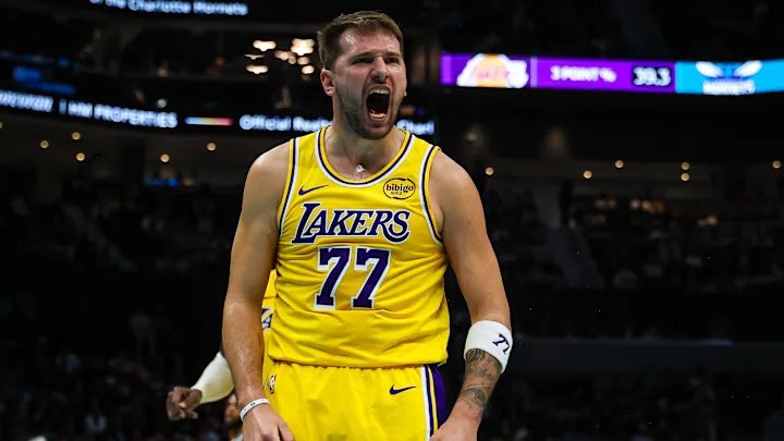 东契奇前三节37+13+11+3抢断