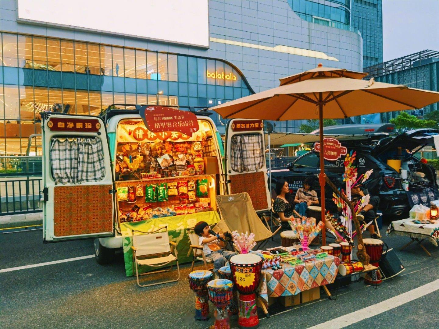 #人人人人人你人人人人人#五一假期，有很多人自驾驱车前往各地景区，也有很多人开着