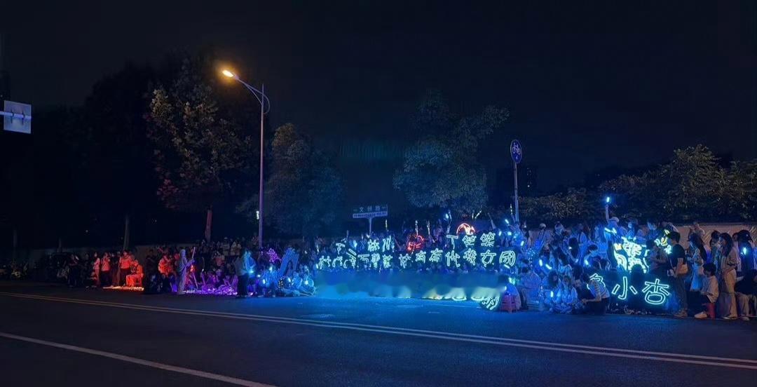 张月冲击浪姐C位全能ace，各方面无短板，线下人气☝🏻，没有不C的义务