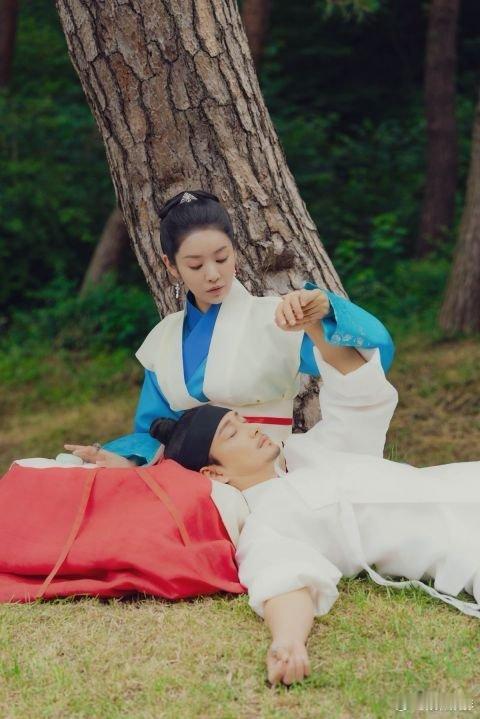 韩剧[超话]  《黑暗荣耀》「空姐」车珠英变王后！史剧《元敬》前传谱写朝鲜王室爱
