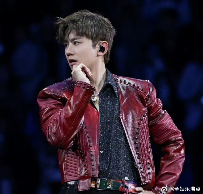 杰哥娜姐要永远幸福！谢谢娜姐站出来，让所有人看到张杰对唱歌的专注与热爱。谢娜 张