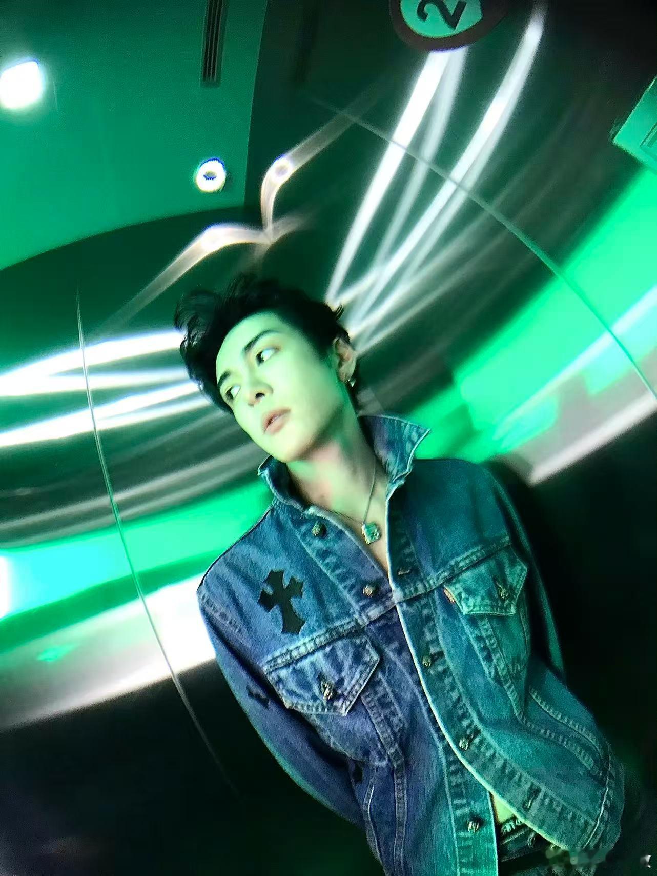 曾舜晞生日会直播曾舜晞生日直播邀粉丝赴宴 时序入秋收集万千祝福，这场线上生日会诚