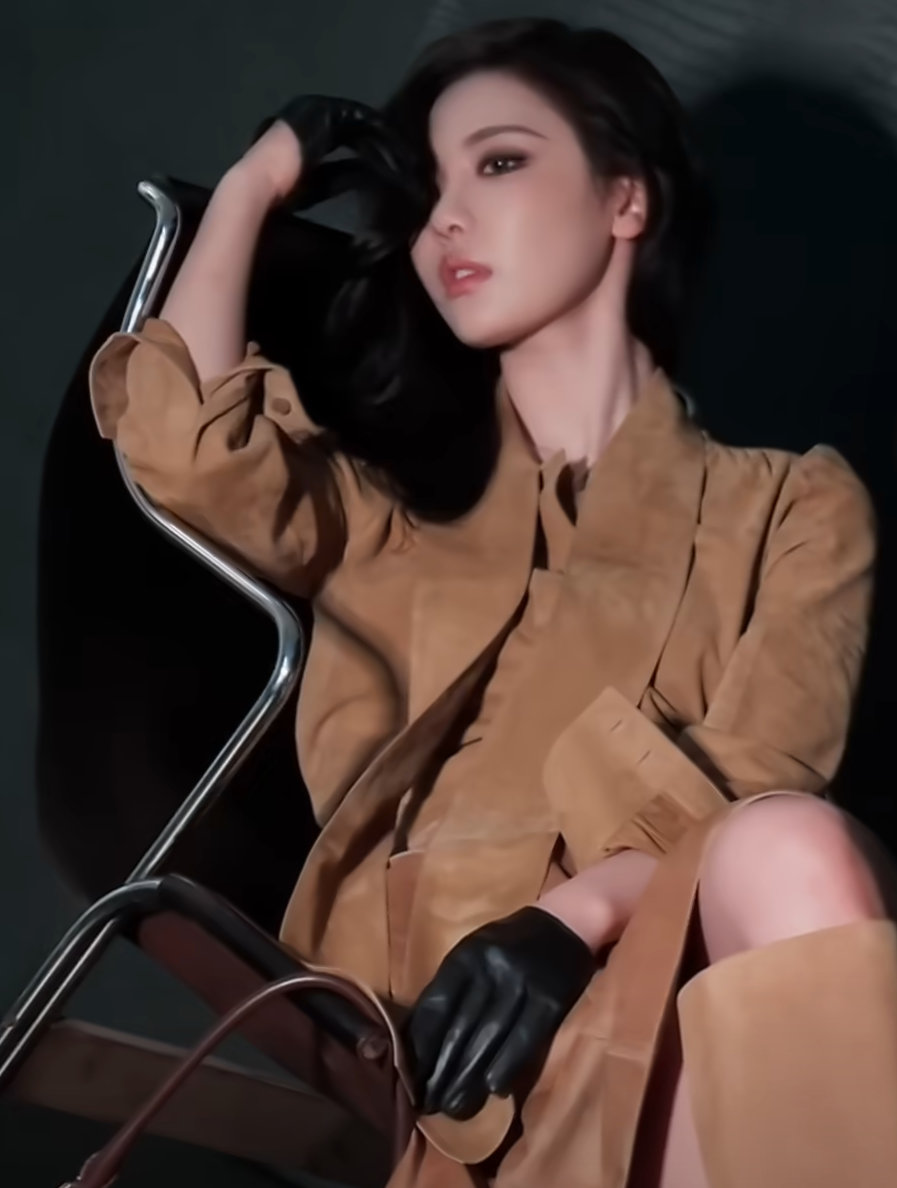 氛围感拉满✨宁艺卓登嘉人五月刊封面清冷氛围感交织灵动气质绝佳镜头感，硬照高级感爆