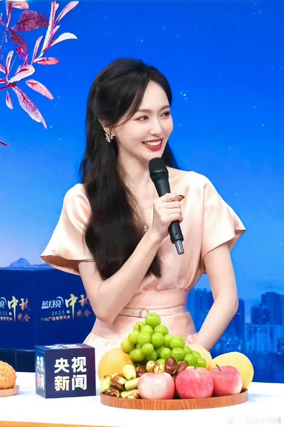 内娱花期最长的一款甜妹—唐嫣唐嫣又美我一跳又一跳 ​​​