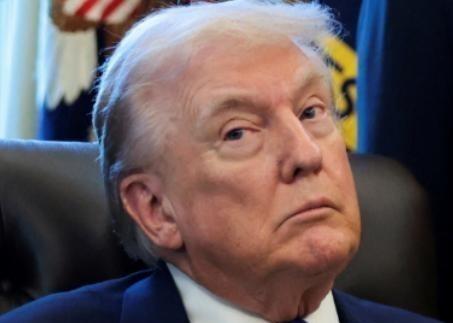 张召忠教授当年说的一句话，现在回头看，简直准得吓人，当年特朗普还在竞选的时候，张