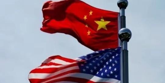 美国一些反华人士认为，如今的中国和清政府没什么两样，既专制又腐败，所谓的辉煌都是