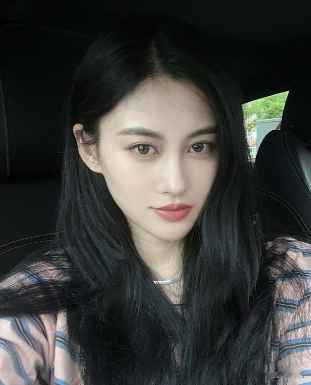 你不喜欢我，
我也不喜欢你，
这也是一种双向奔赴。