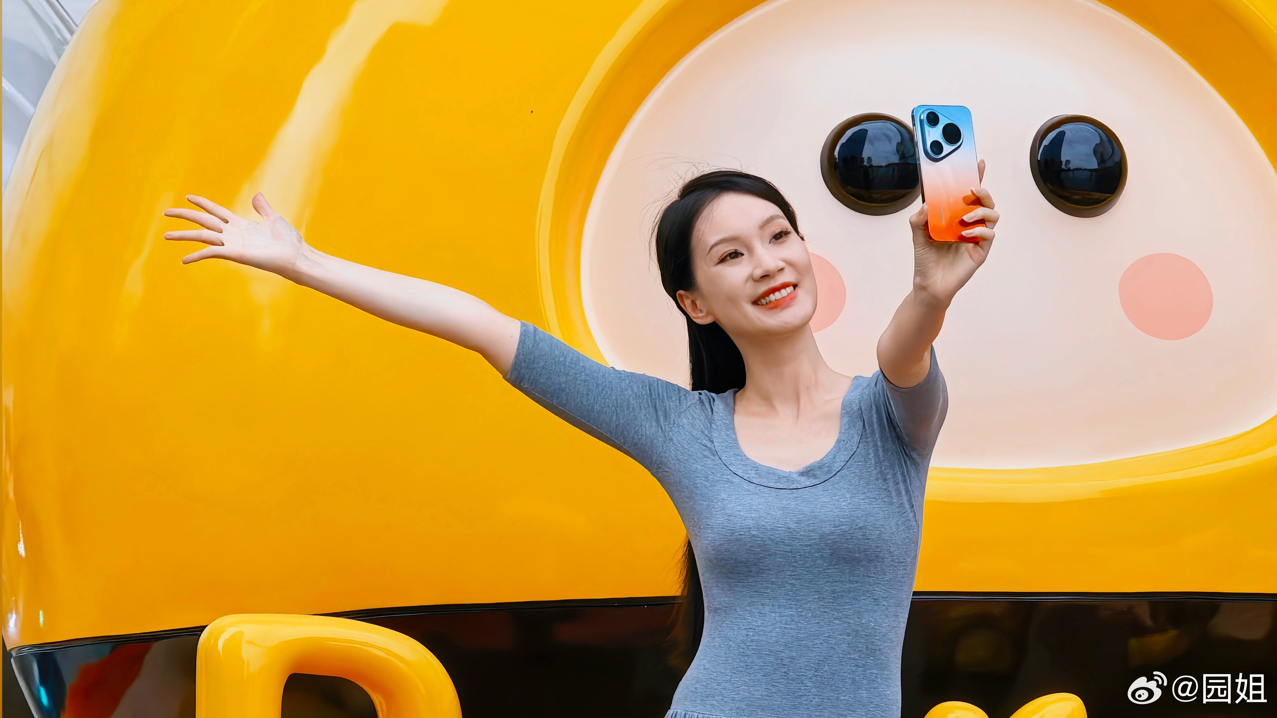 华为 Pura90 系列正式开售，这个热度确实很大啊。不少人都是专程到线下抢首发