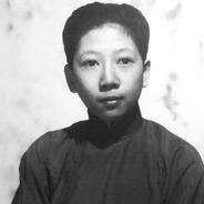 1946年，孔祥熙女儿逛公园遭军阀公子街头调戏，她立即举枪便射，两人互射十几发，