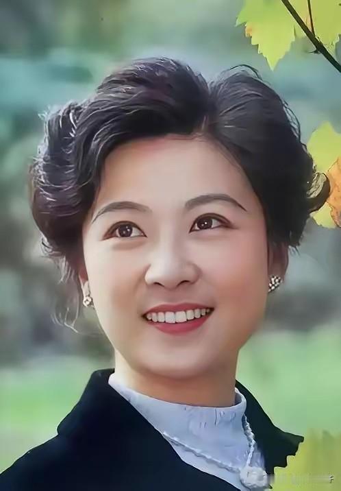 1970年代的一个冬夜，南京某部队，为了娶她为妻，丈夫不惧开除的后果！如今76岁