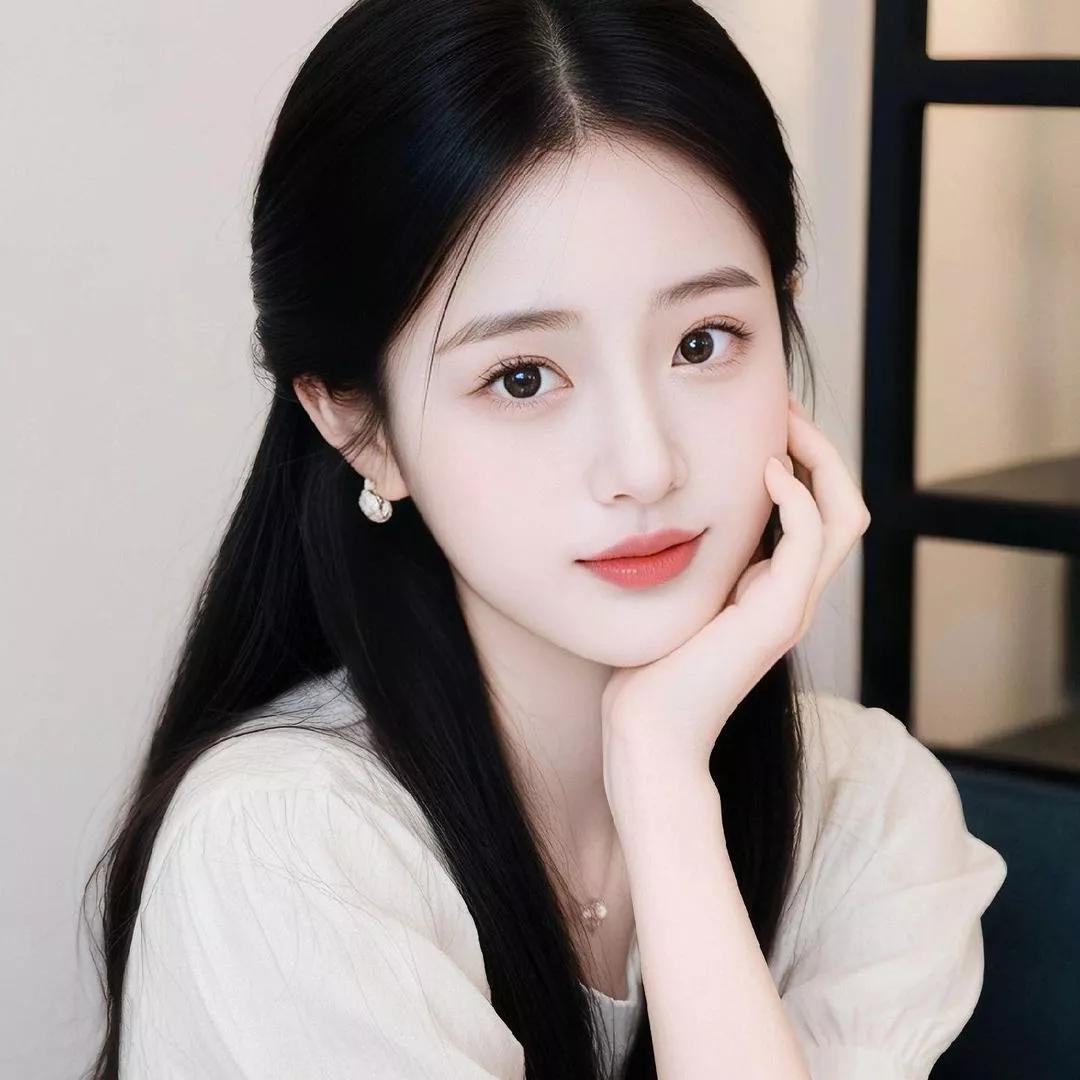 温柔似水的少女，沉静在温柔的午后时光。温柔美少女 自然甜系少女 温柔气质少女风 