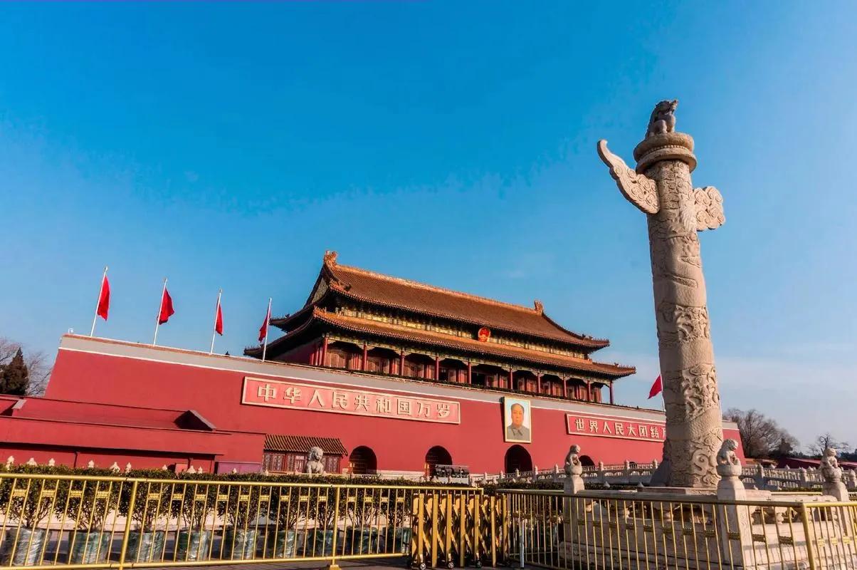 老年人的执念，就是去北京。我问我的姥爷想去哪旅游，他第一个说的就是北京。为什么老