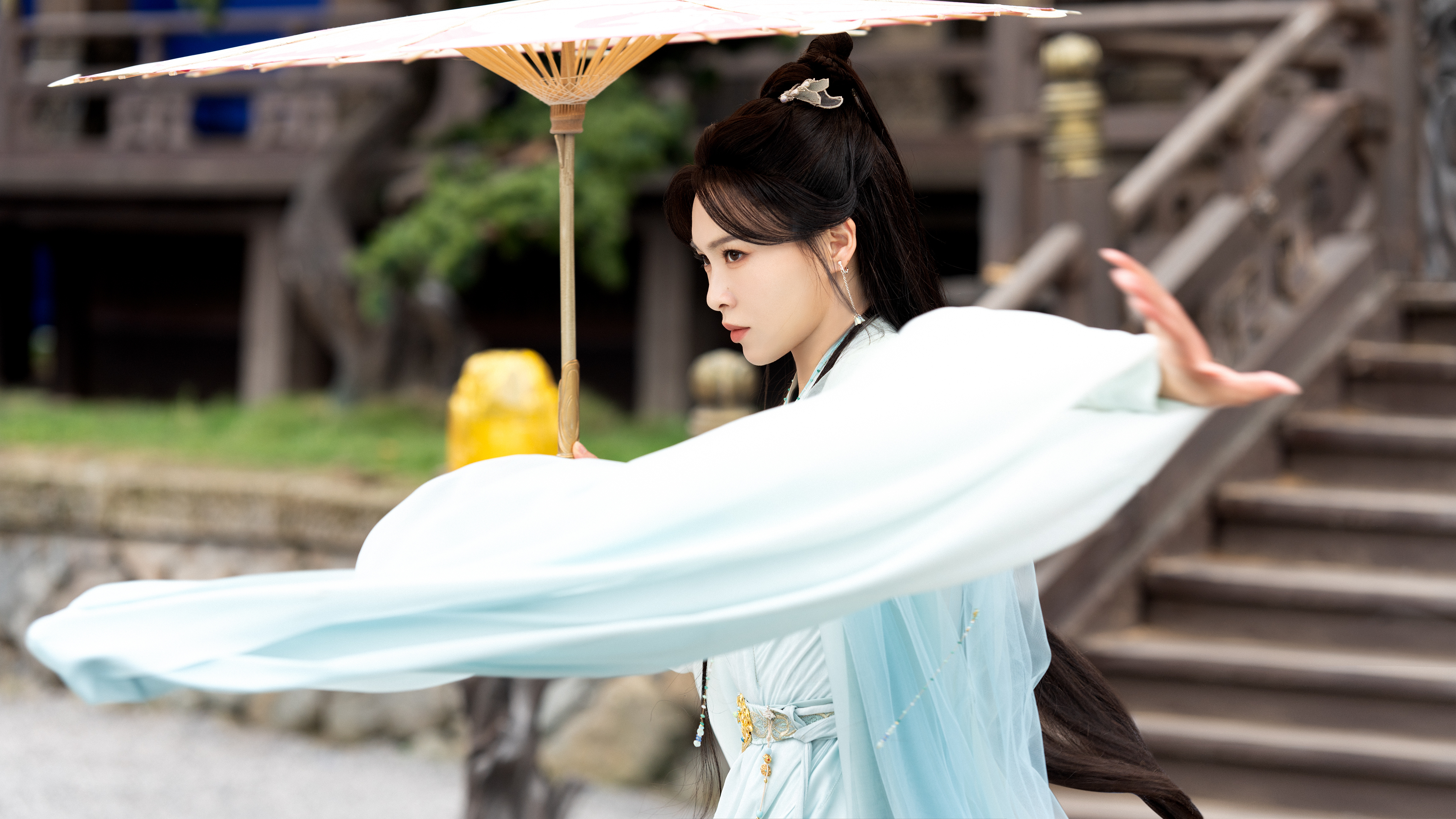 #唐嫣念无双# 一念为苍生，无双情义重，怀爱守本心。无双神女姬谭音杀青快乐[心]