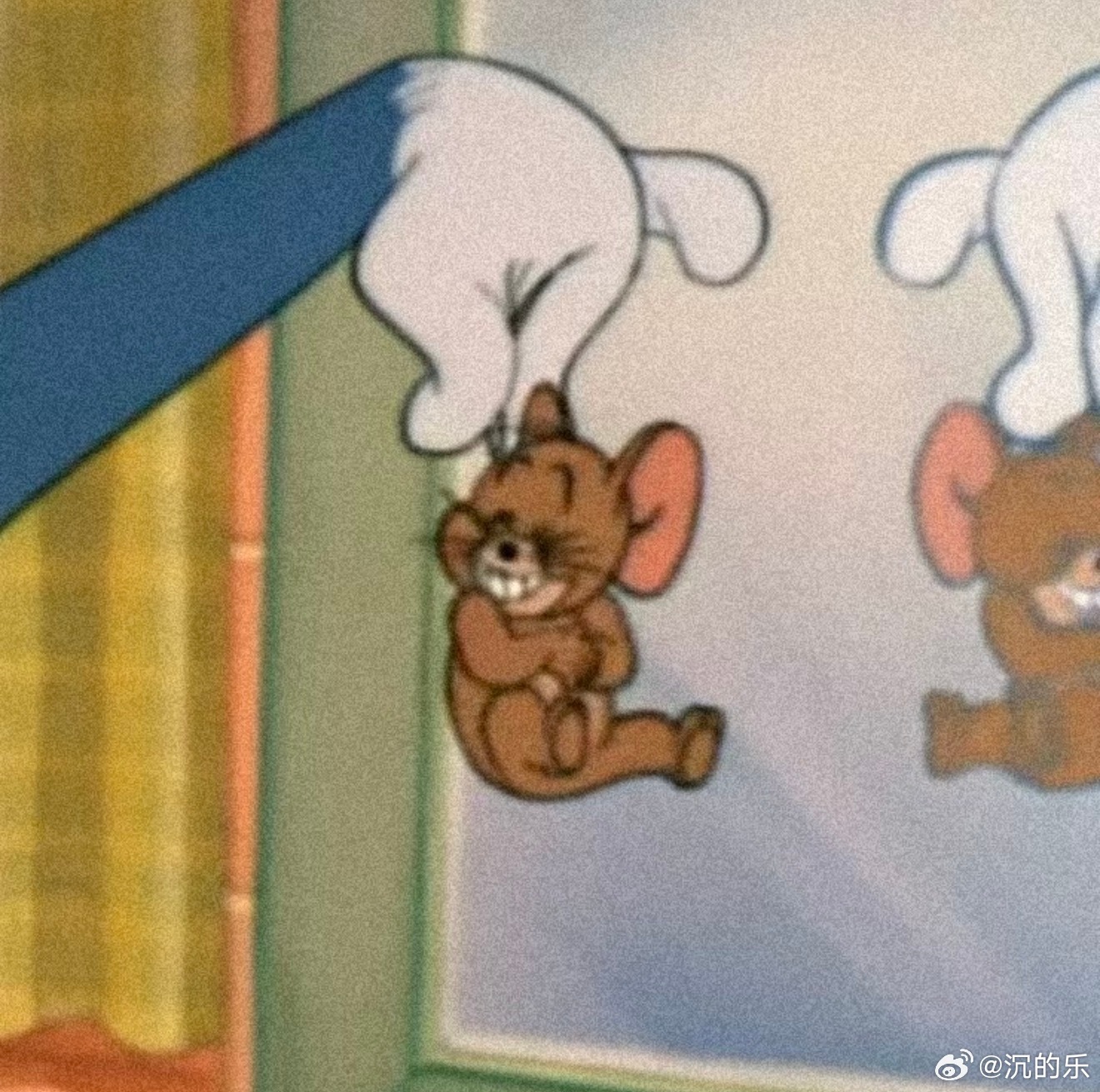 不知道最近有被什么病毒拿捏了，鼻塞如水泥，狂打喷嚏，头晕头疼跟喝多了似的，眼框子