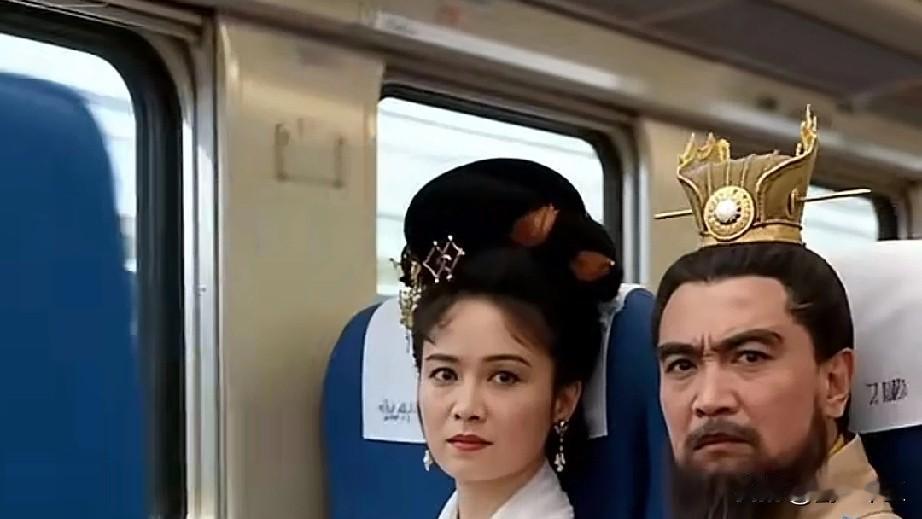 曹操称魏王后，他到底还是没有做皇帝篡汉的，但是他的儿子曹丕篡汉了。
大家就认为，